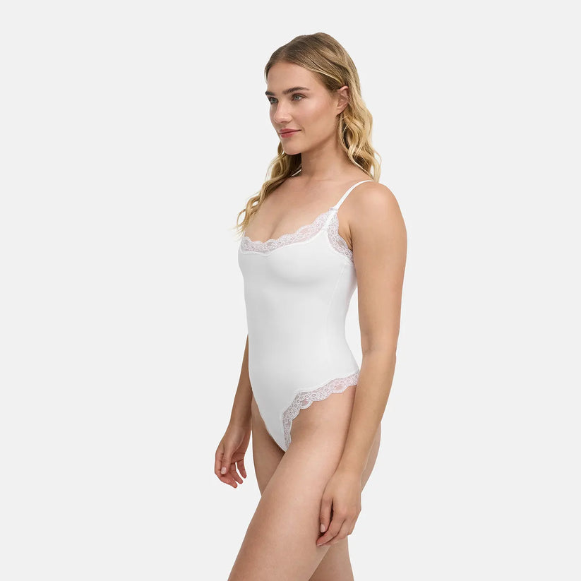 String-Body mit Spitze
